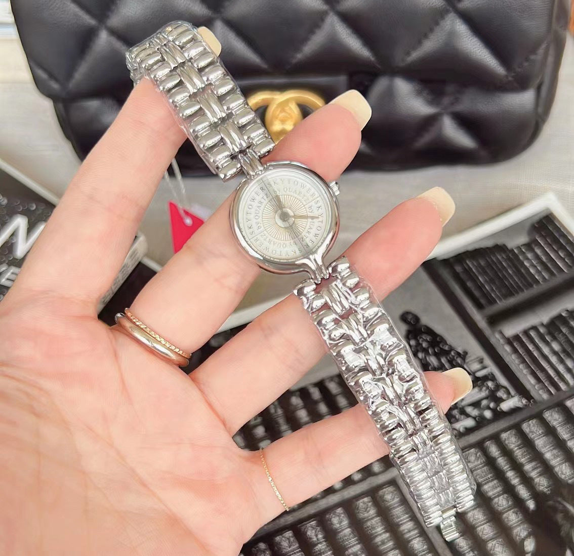 Mid-Ancient Style Women's Watch