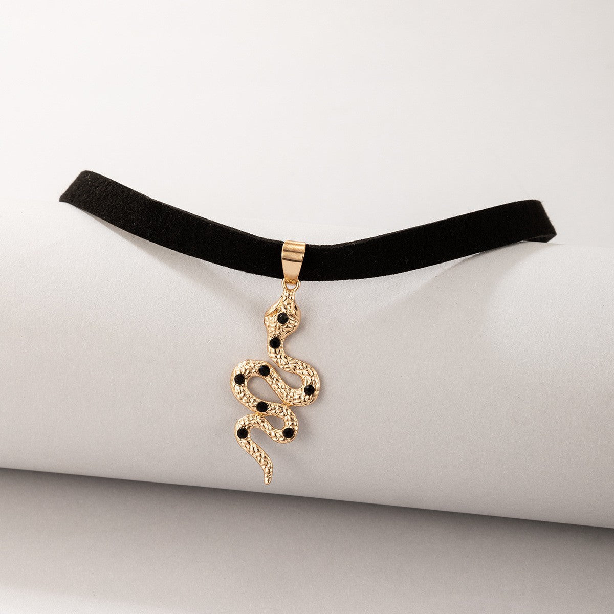 Snake shape Dark Necklace - Kaldas Online Shopping