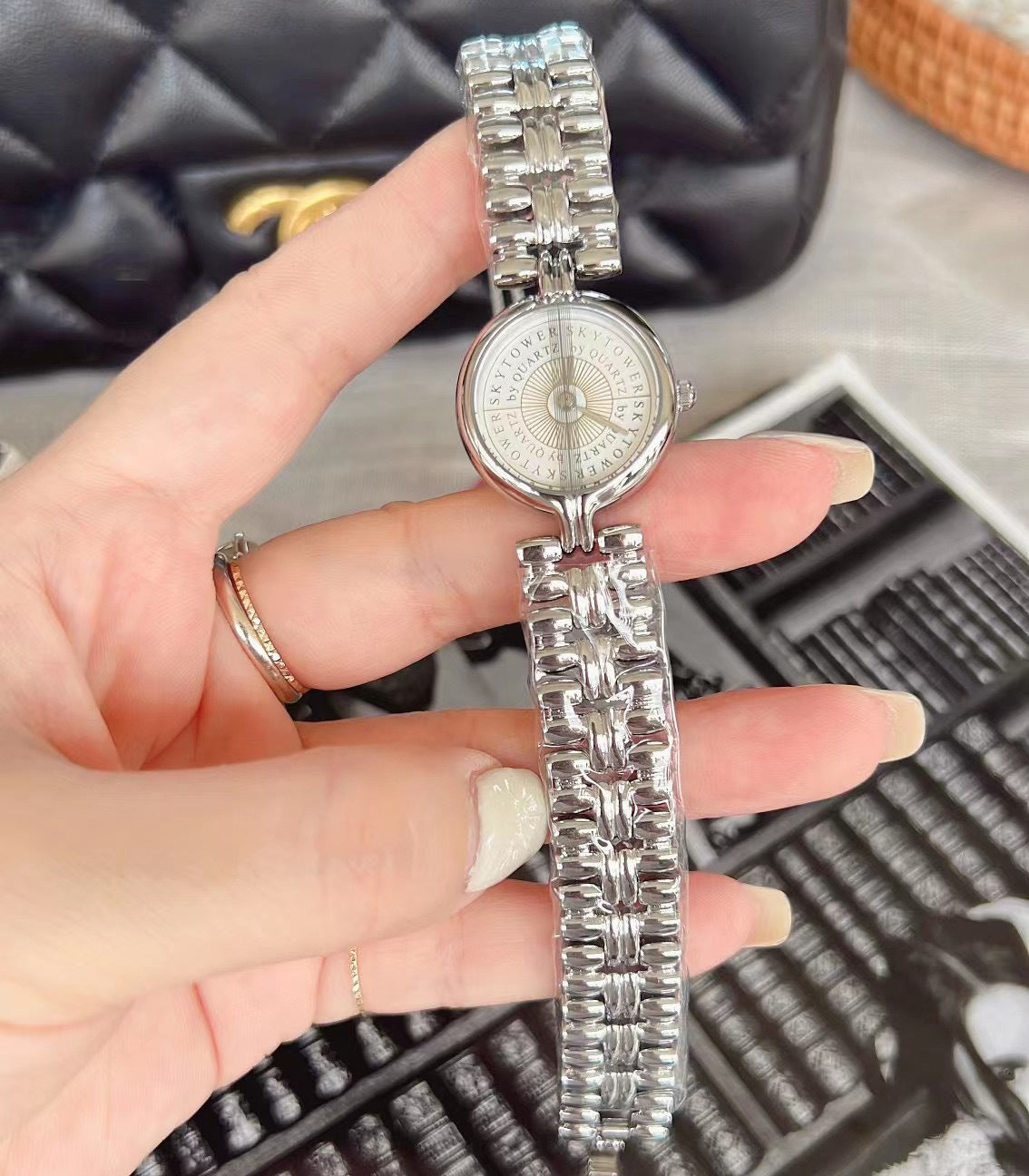 Mid-Ancient Style Women's Watch