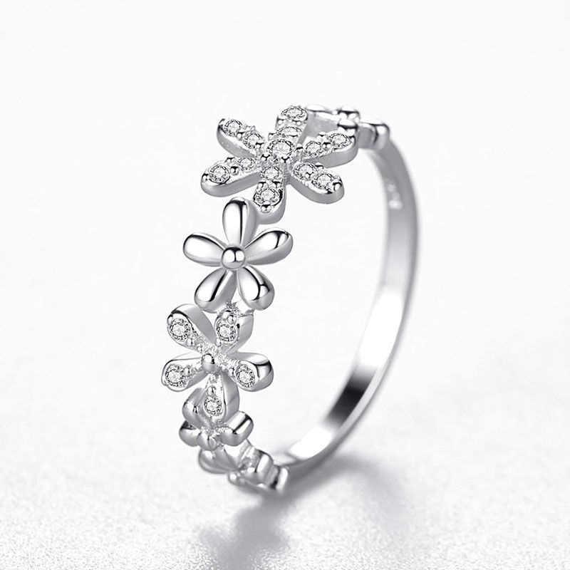 Sterling Silver Micro Diamond Daisy Ring - Kaldas Online Shopping