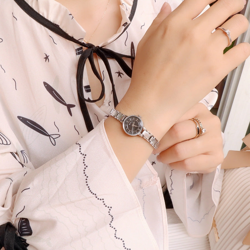 Retro Thin Chain Exquisite Quartz Watch