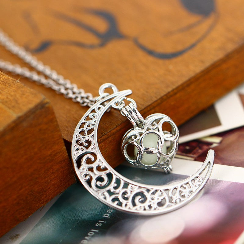 Glowing Pendant Necklaces Silver Plated Chain Necklace - Kaldas Online Shopping