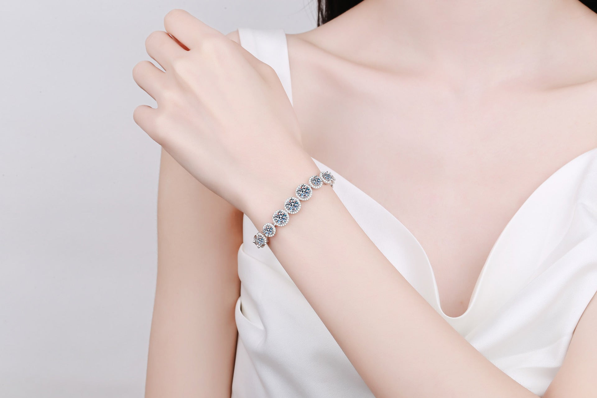 Silver Sparkling Bracelet - Kaldas Online Shopping