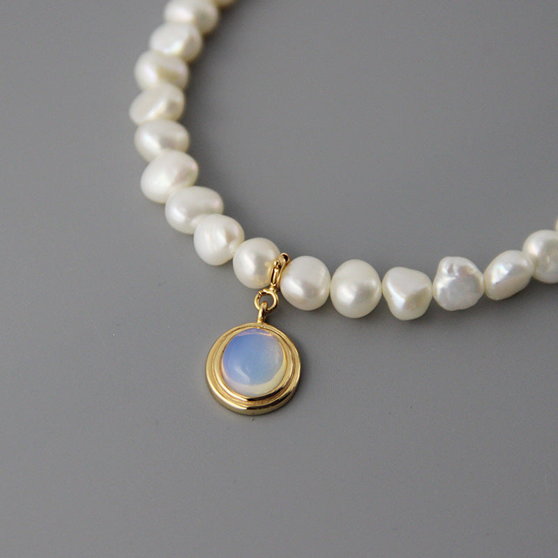 Round Medal Pearl Necklace - Kaldas Online Shopping