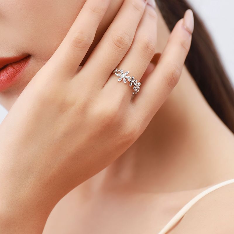 Sterling Silver Micro Diamond Daisy Ring - Kaldas Online Shopping