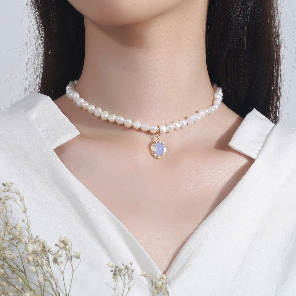 Round Medal Pearl Necklace - Kaldas Online Shopping
